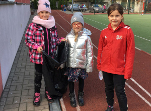 Sprzątanie świata zaczynamy od naszego boiska