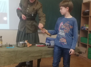 "Parasol, tygrys i szafa, czyli powstańcze tajemnice w piosence"