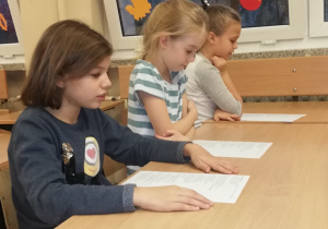 Wysłuchanie, omówienie i nauka tekstu piosenki "Pałacyk Michla".