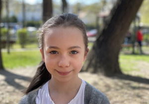 Idalia na karuzeli.