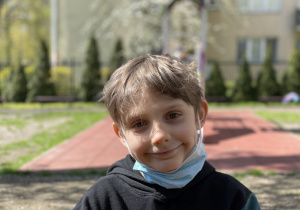 Piotr na karuzeli.