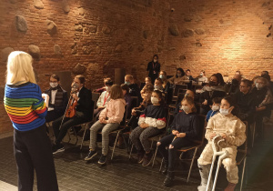 Uczniowie podczas koncertu w Muzeum Fryderyka Chopina.