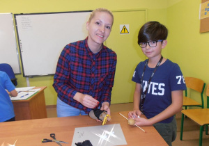 Mama z synem podczas zajęć otwartych.