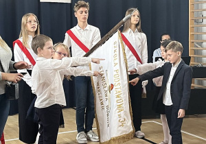 Ślubowanie przedstawicieli klas pierwszych.