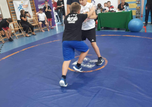 Adam podczas zapasów.