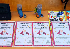 Dyplomy i wspaniałe nagrody, to zachęta do udziału w konkursach.