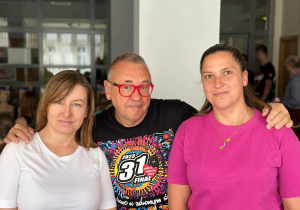 Wspólne zdjęcie Pana Jurka, Pani Magdy i Pani Kasi.