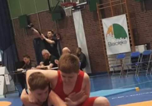 Karol podczas walki na macie.
