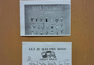 Na drzwiach od pokoju nauczycielskiego wiszą plakat i kartka "Weż ze soba miłe słowo i podaj dalej", z której można zerwać miłe słowo.