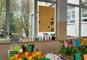 Stoisko wielkanocne mieniło się koloromi i pomysłami. Każdy kupujący znalazł coś dla siebie.