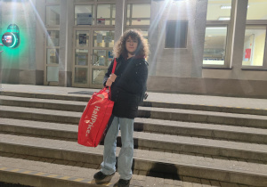 Nasza wolontariuszka, Natalia, odwiozła dary do siedziby "Fundacji Mam Marzenie".