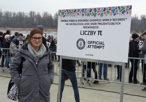 Pani Pauliny, nauczycielki matematyki, nie mogło zabraknąć podcza sbicia rekordu.