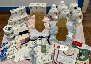 Zakupy dla dzieci: katarki, ubranka, śliniaki, środki do pielęgnacji ciała oraz środki chemiczne do prania.