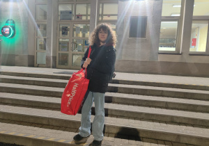 Nasza wolontariuszka, Natalia, odwiozła dary do siedziby "Fundacji Mam Marzenie".