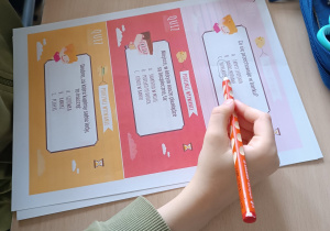 Uczeń rozwiązuje quiz sprawdzający zdobytą wiedzę podczas zajęć.